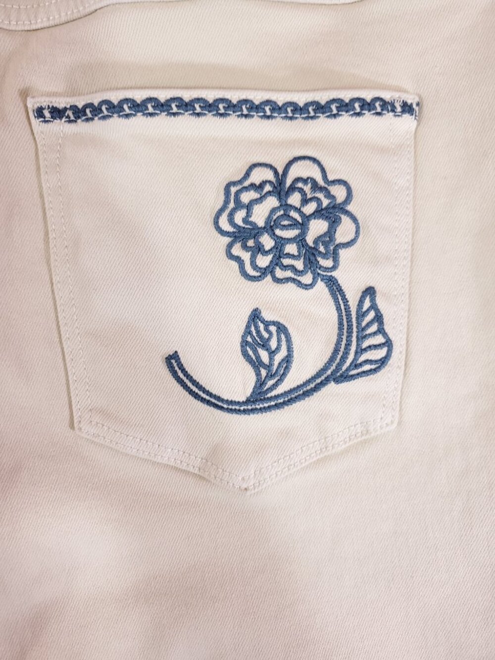 Driftwood Womens 30x26 Barbara Barrel Leg Embroidered Jeans Cream Floral Boho - Picture 6 of 15